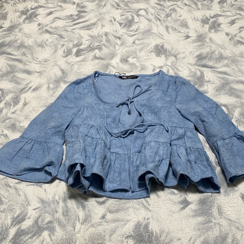 ZARA Size Small Top in good pre-loved condition